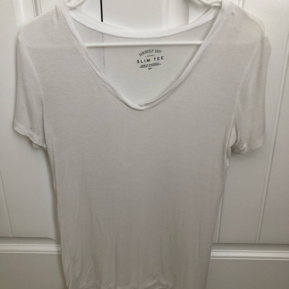 Aeropostale white v-neck - Picture 3 of 3